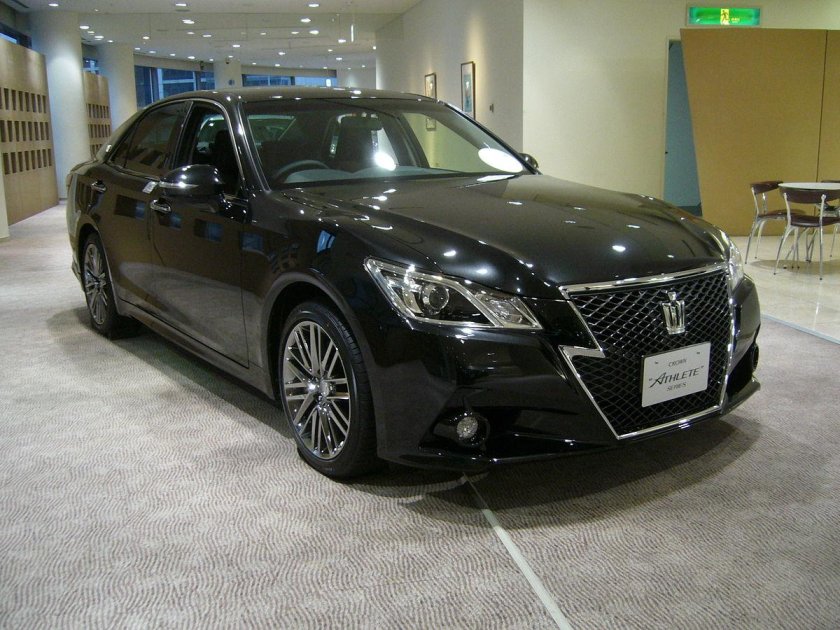 Toyota Crown 210 athlete
