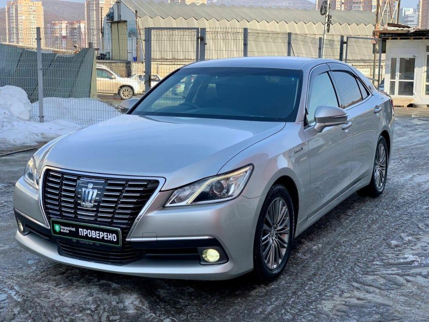 Toyota crown 2014