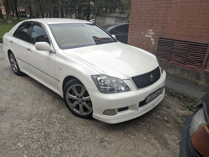 Toyota Crown 180 athlete 3.5