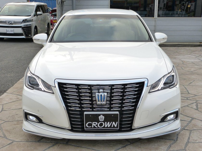 Тойота Краун 2016