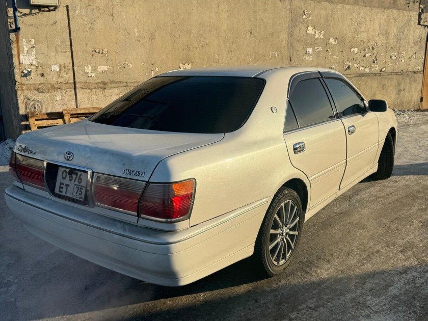 Toyota crown 2003