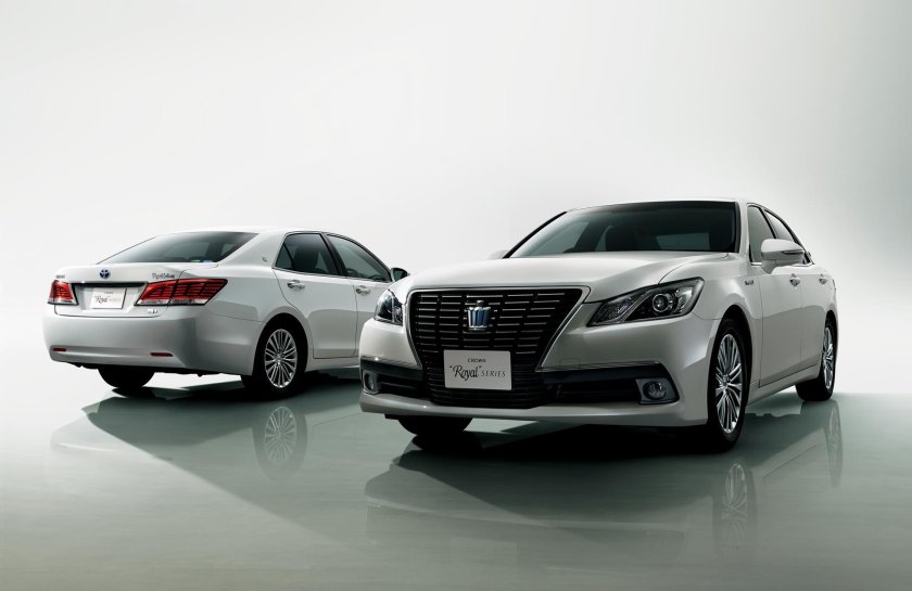 Toyota Crown s210 Royal