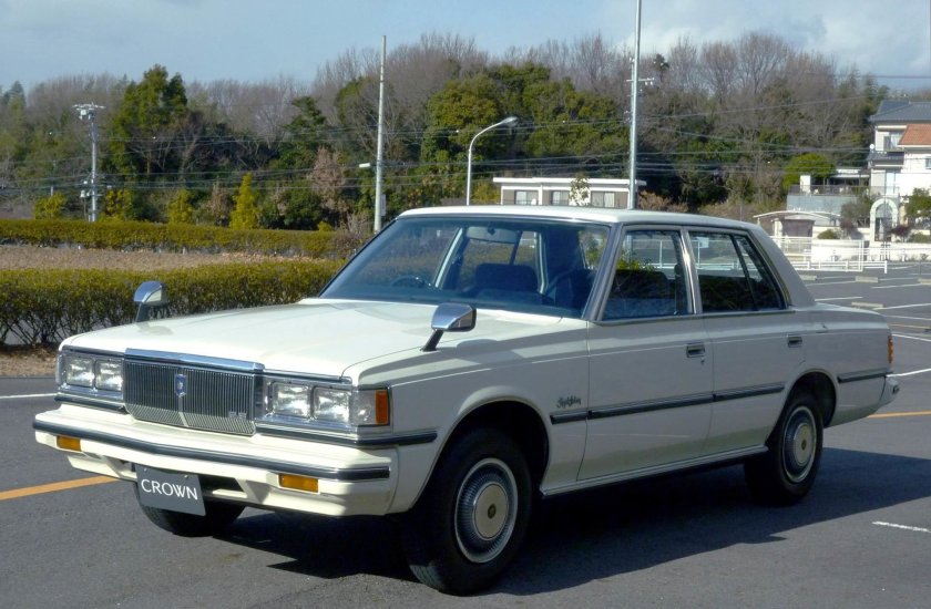 Toyota Crown vi (s110)