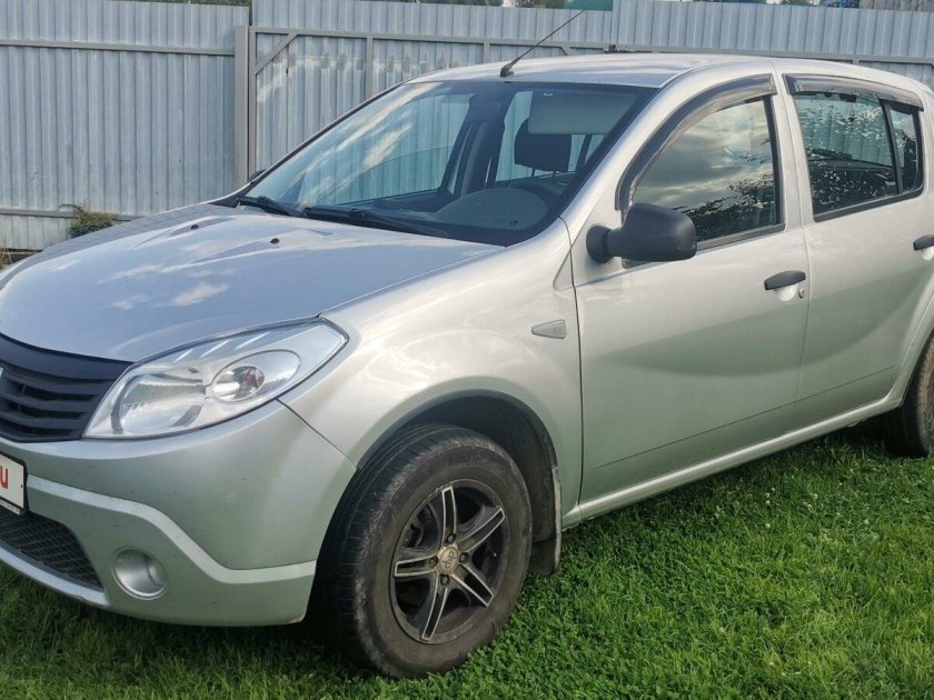 Рено сандеро 2012