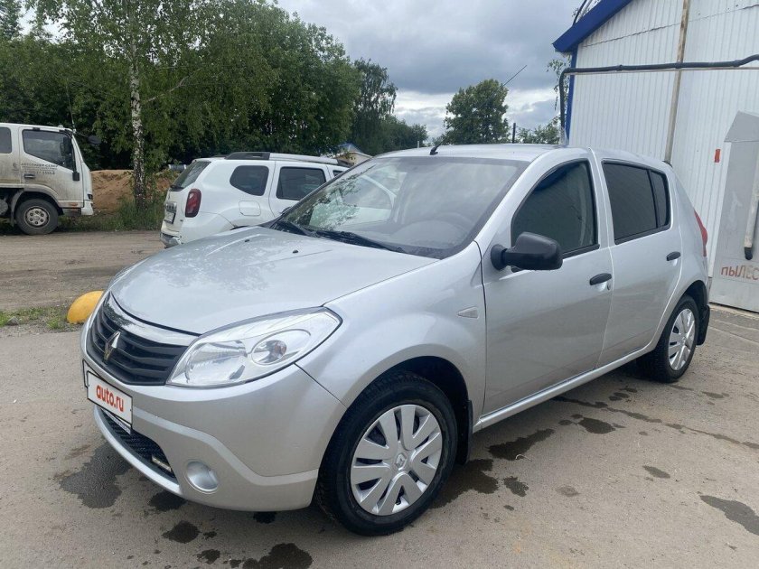Рено сандеро серебристый 2013