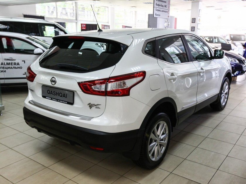 Nissan Qashqai 2015 белый