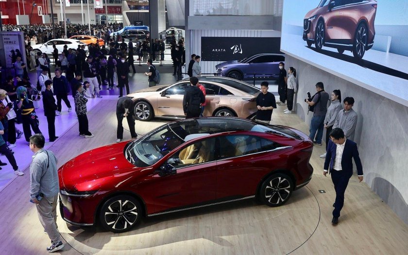 Электромобиль hongqi e hs 9