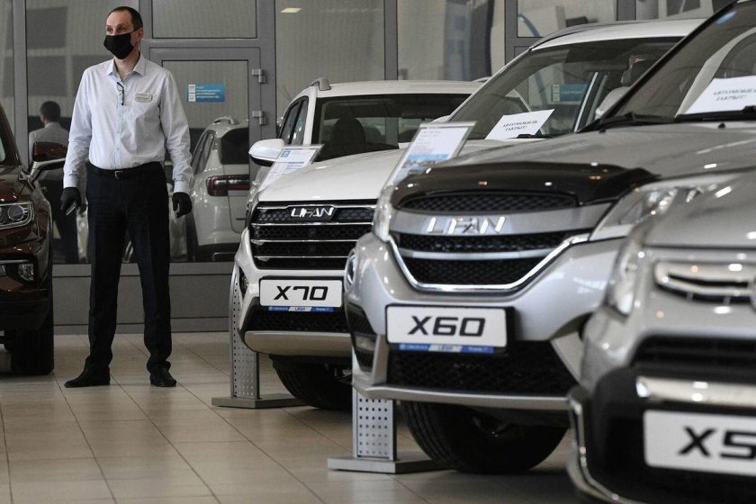 Китайский автосалон