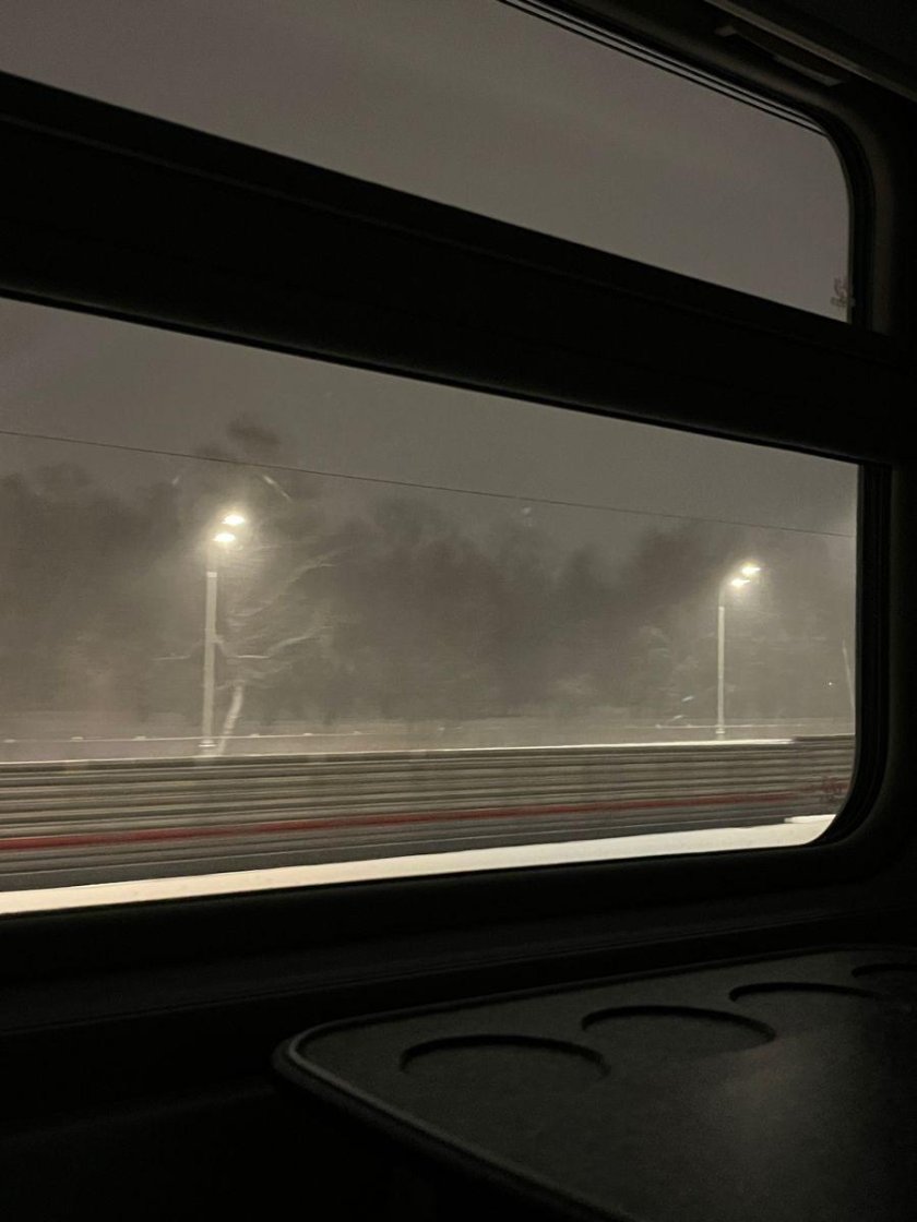 Поезда ночью