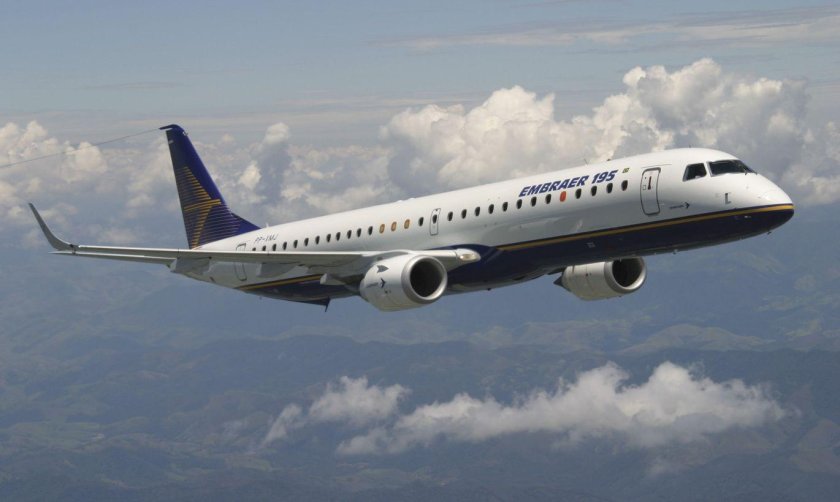 Самолет Embraer 195