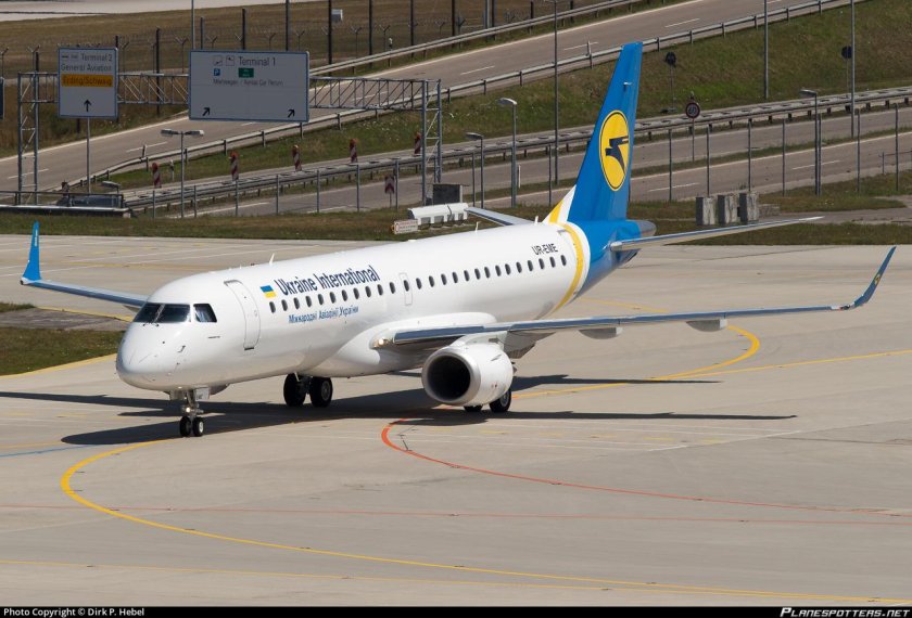 Самолёт Embraer 190