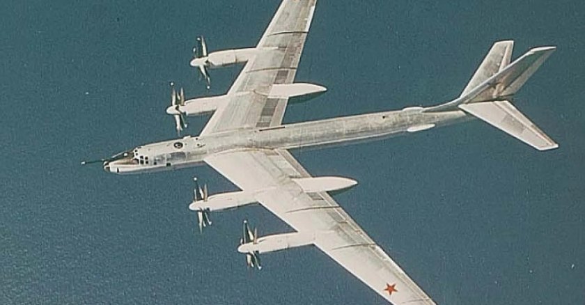 Ту-95 бомбардировщик