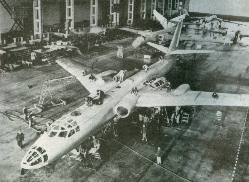 Бомбардировщик реактивный ту-16