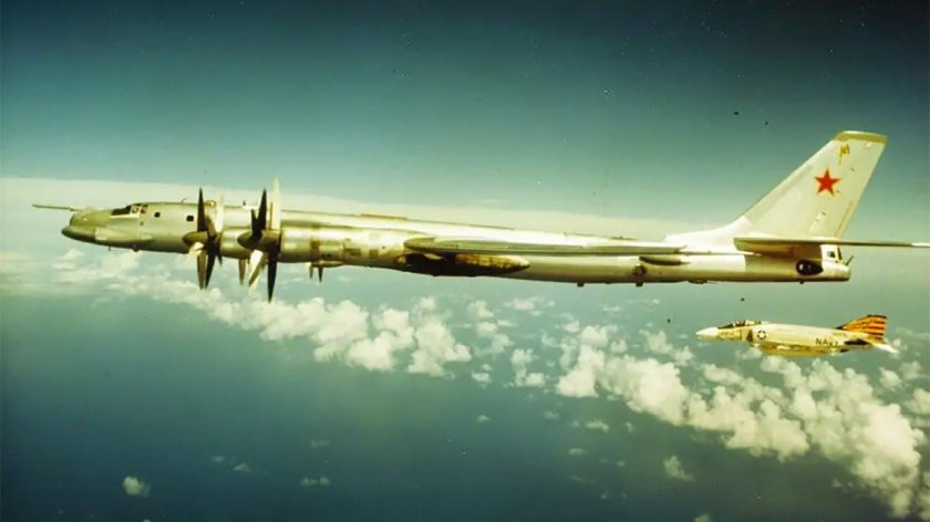 Советский стратегический бомбардировщик ту-95