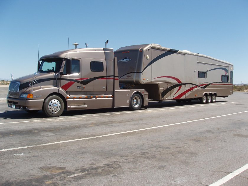 Автодом Вольво в10м