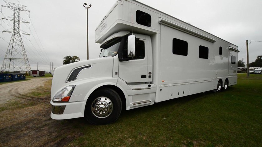 Volvo VNL Motorhome