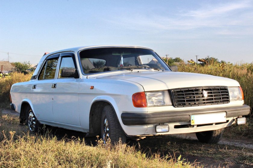 ГАЗ 31029 белая