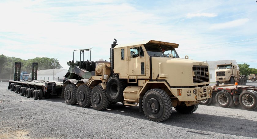Oshkosh m1070