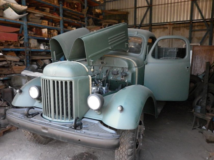 ЗИЛ 157 под капотом