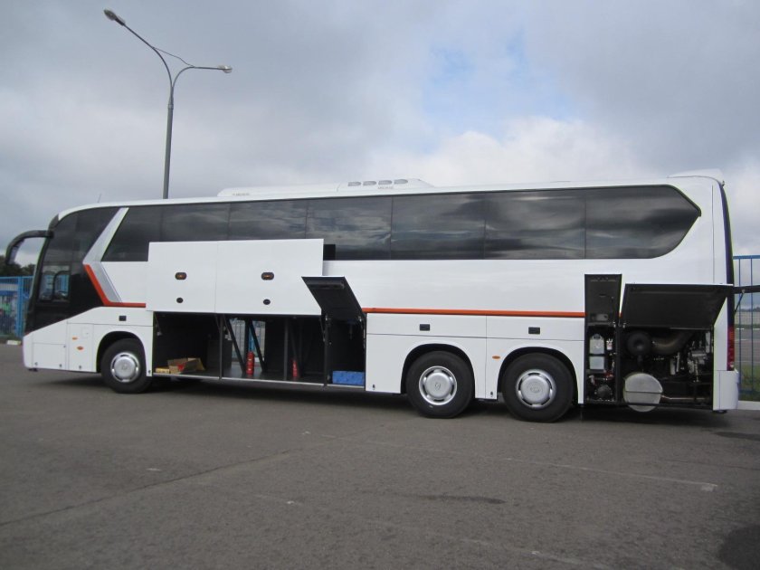 Автобус Кинг Лонг 6130