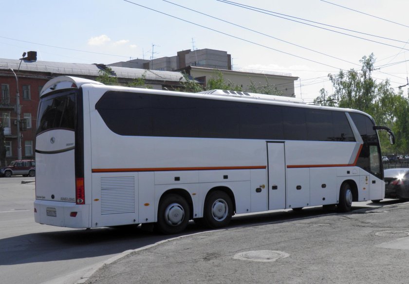 Автобус Кинг Лонг 6130