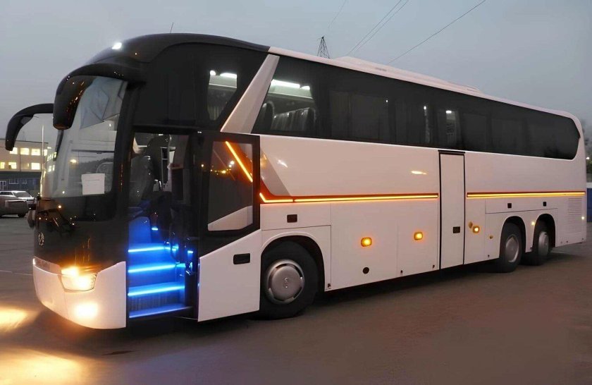 Автобус Кинг Лонг 6130