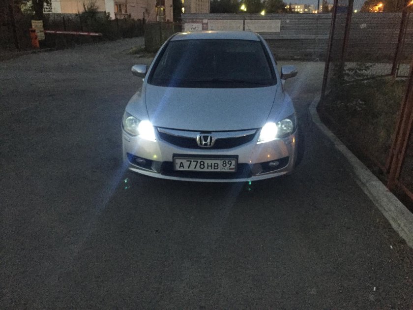Honda Civic 2008 лампа ближнего света