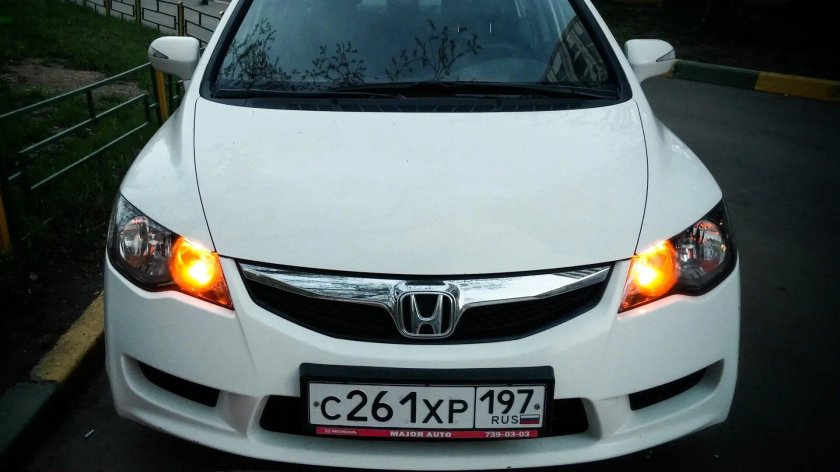 Цивик 4 д оранжевый габарит