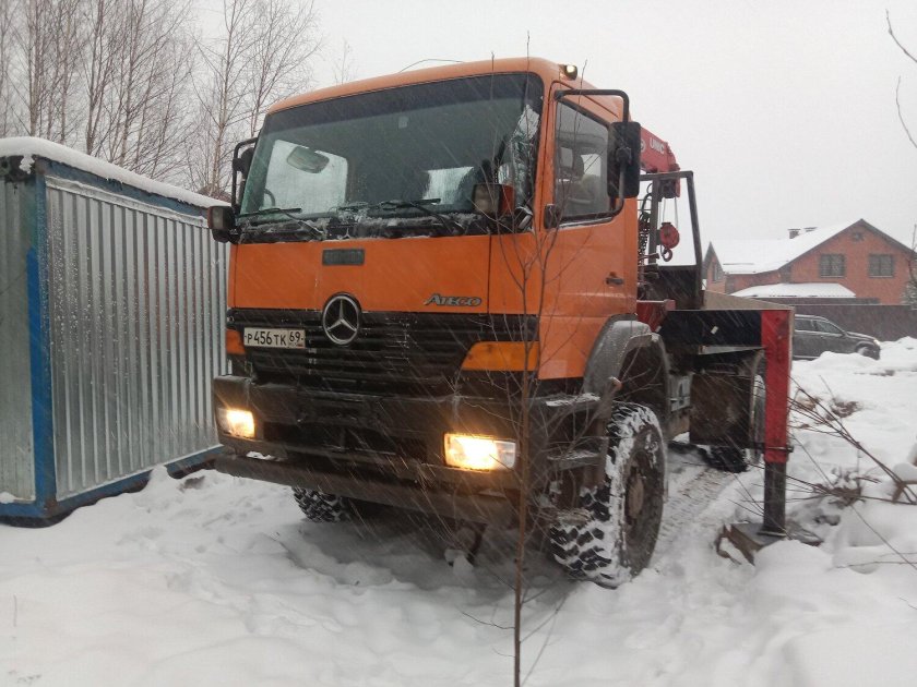 Мерседес Бенц 2422