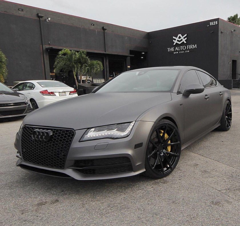 Ауди а7 серая матовая