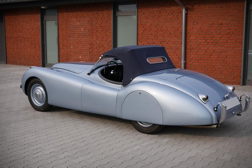 Jaguar xk 120 roadster