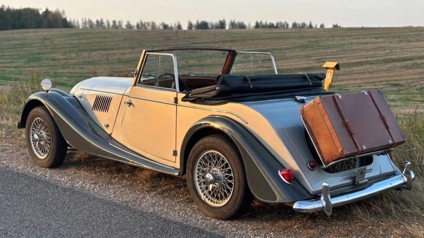 Morgan plus 4 drophead