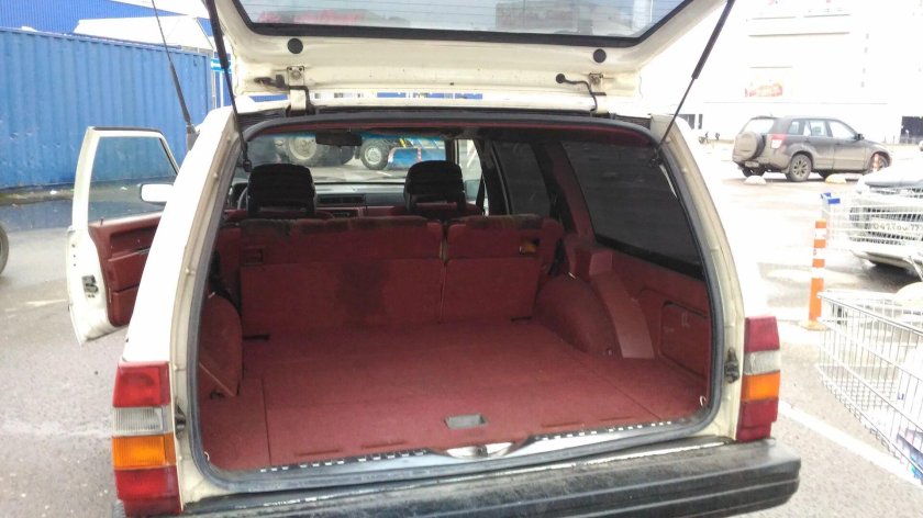 Volvo 740 универсал сзади