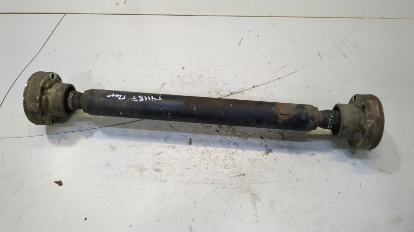 Карданный вал передний