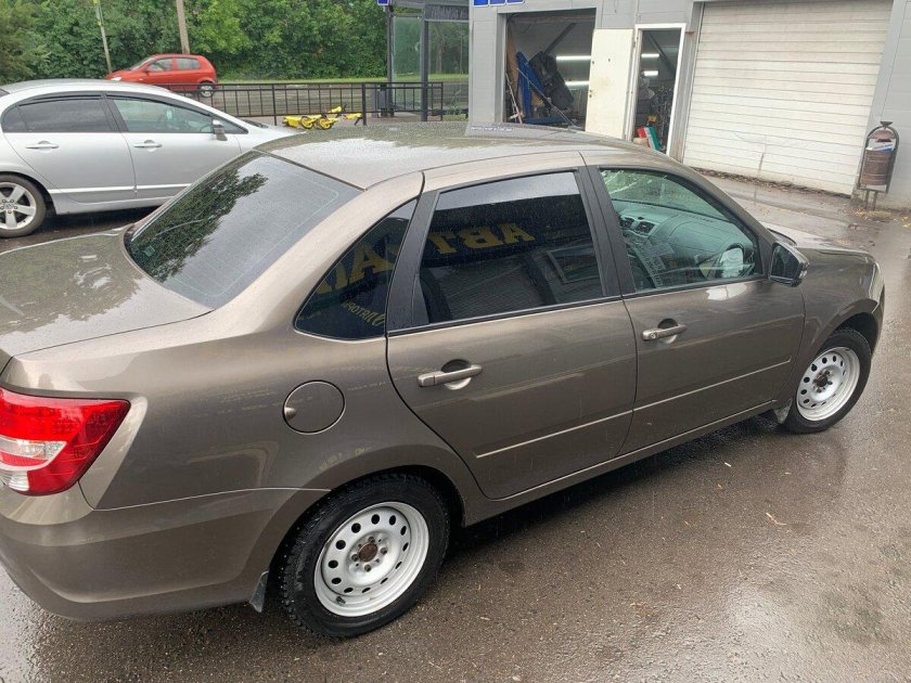 Коричневая лада гранта