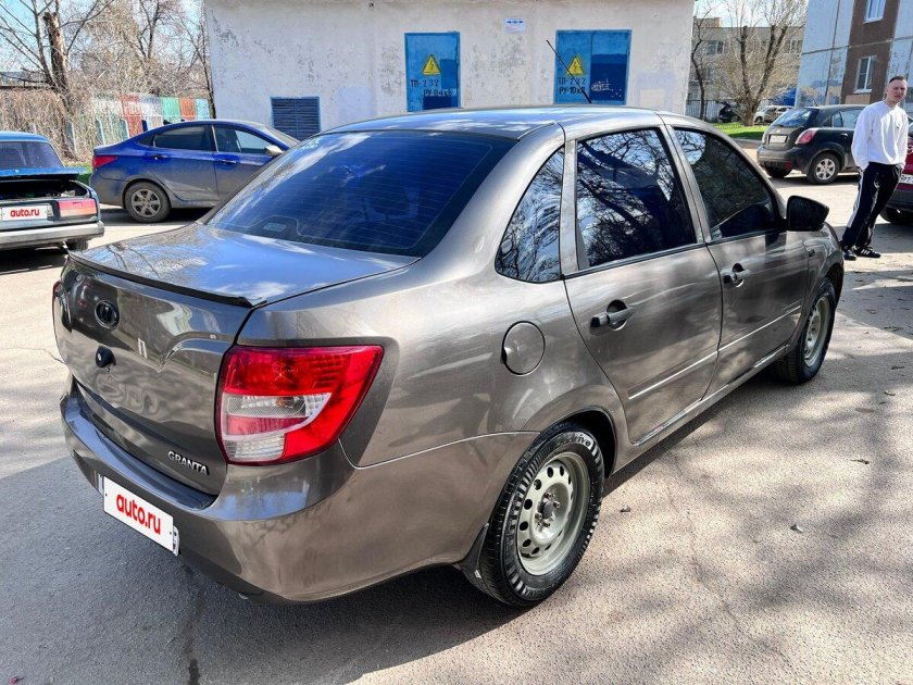 Коричневая лада гранта