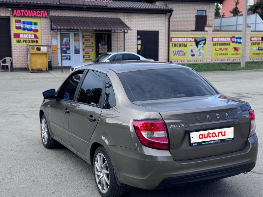 Гранта седан комфорт коричневый