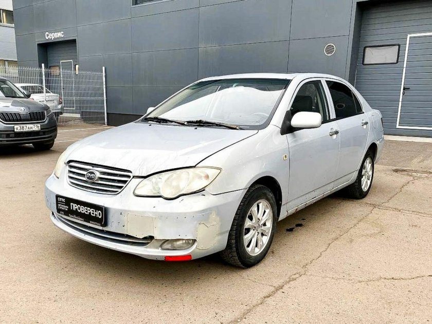BYD седан