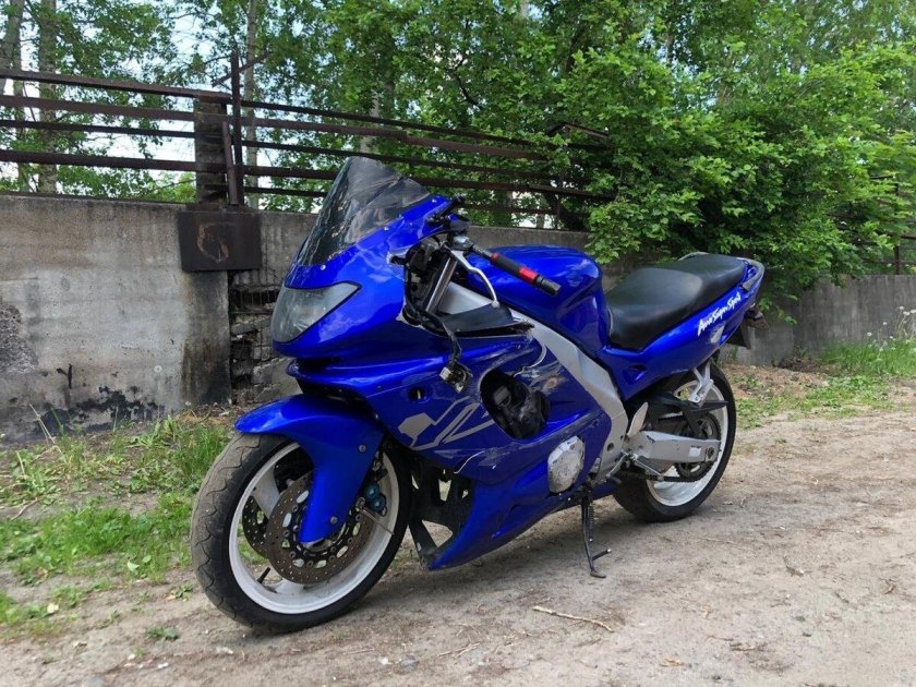 Yamaha yzf600r