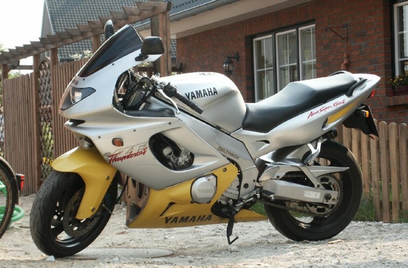 Yamaha yzf600r
