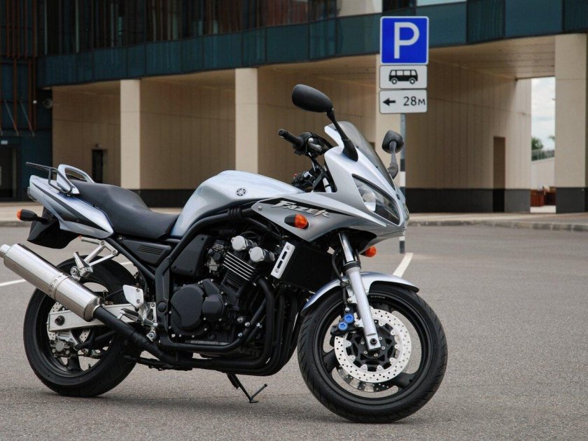 Yamaha fzs 600 fazer