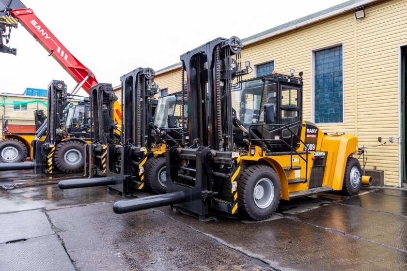 Вилочный погрузчик