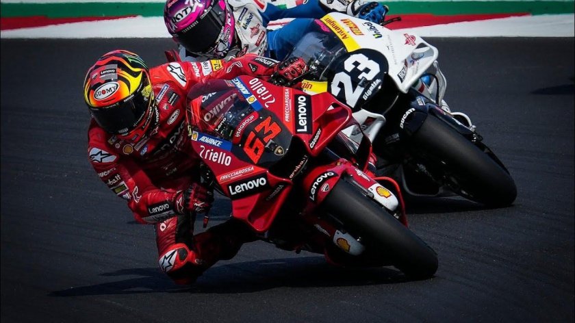 Мотогонки машина