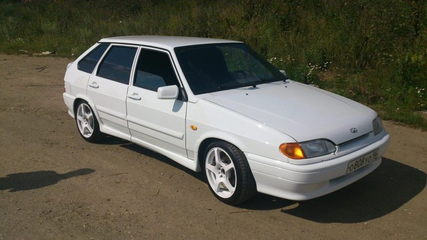 ВАЗ 2114 цвет белое облако