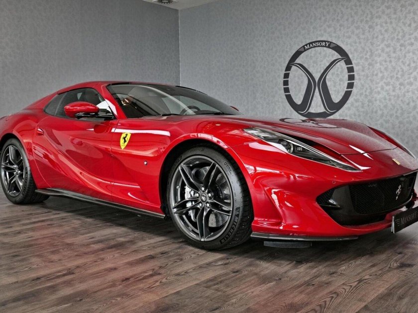 Ferrari superfast 812