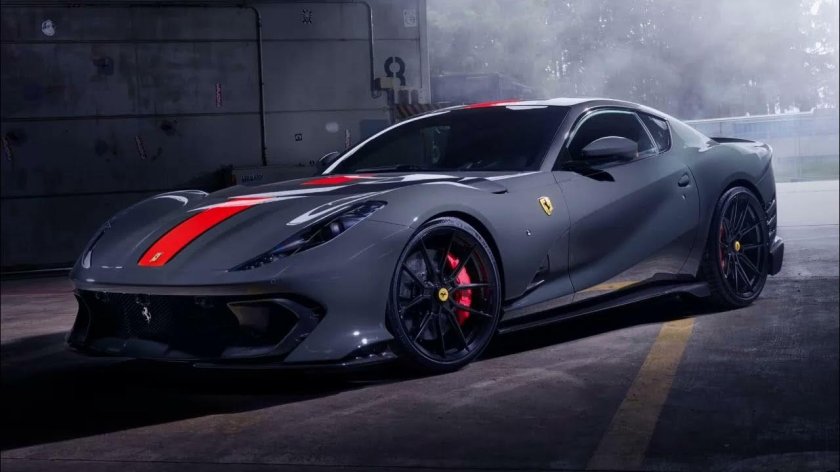 Феррари 812 Competizione