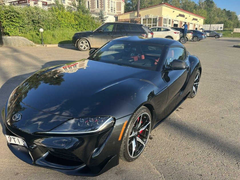 Машина toyota supra