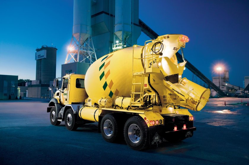 Автобетоносмеситель с самозагрузкой КАМАЗ