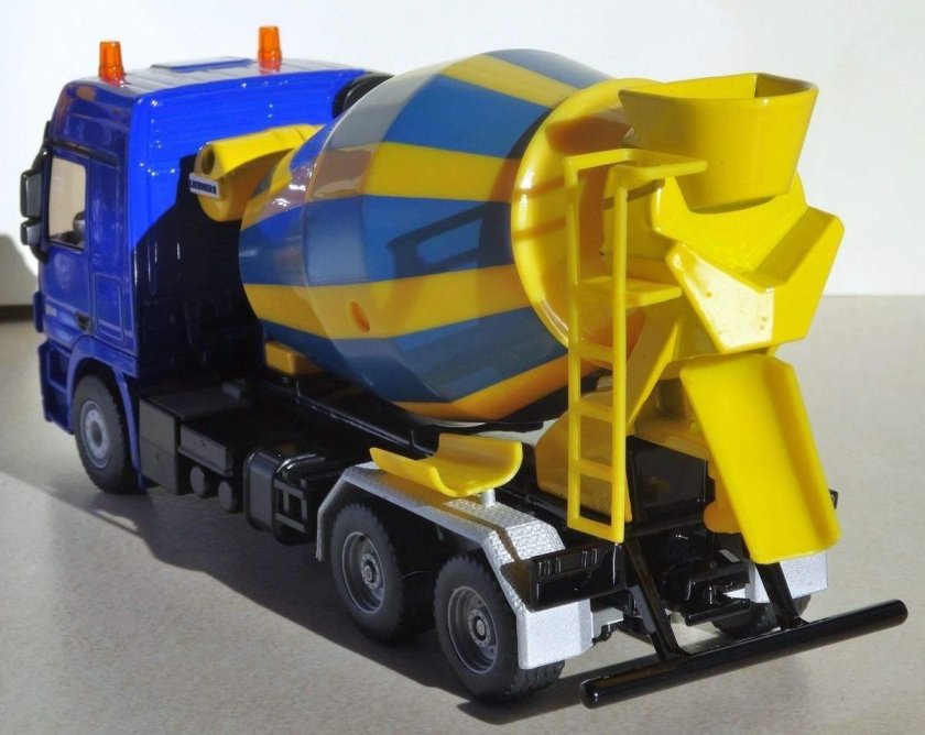 Бетономешалка siku Mercedes-Benz Actros (3539) 1:50