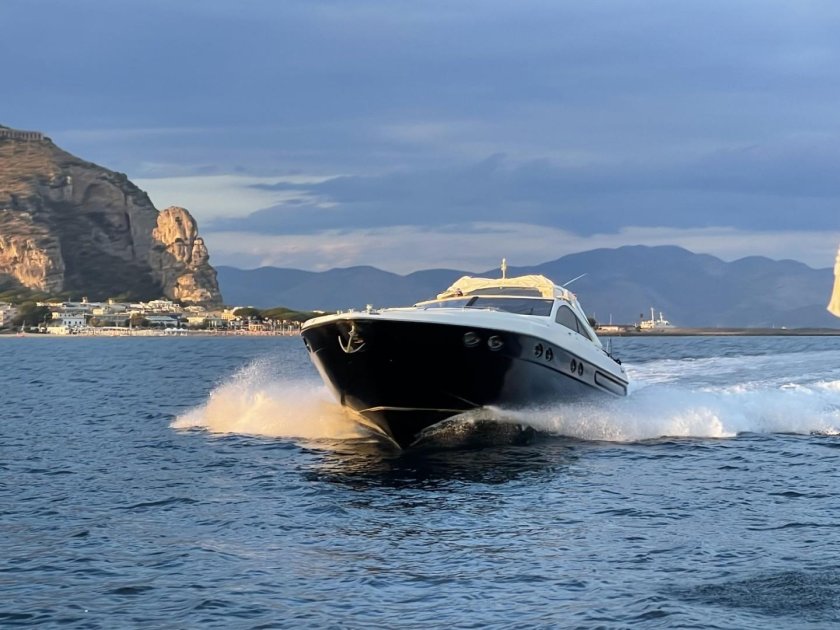 Yacht riva 88 domino